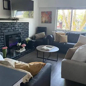 4 Bedroom Upper Level Kits Vancouver